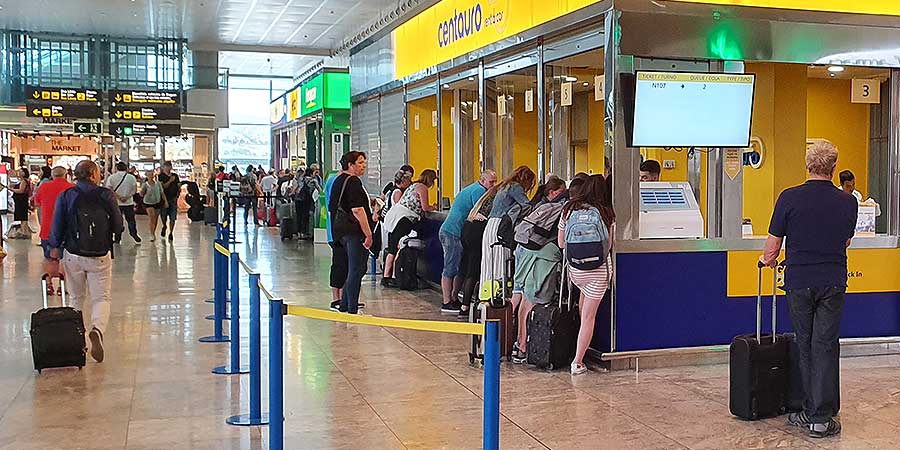 Leiebilen hentes direkte på Alicante flyplass